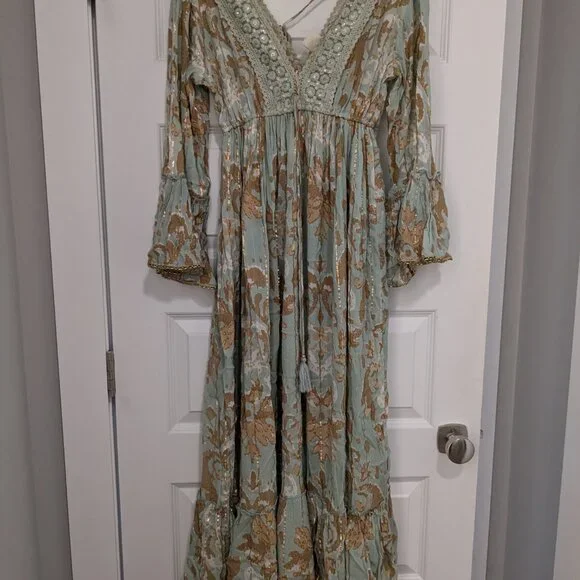 Green and Gold Boho maxi dress - Picture 5 of 6